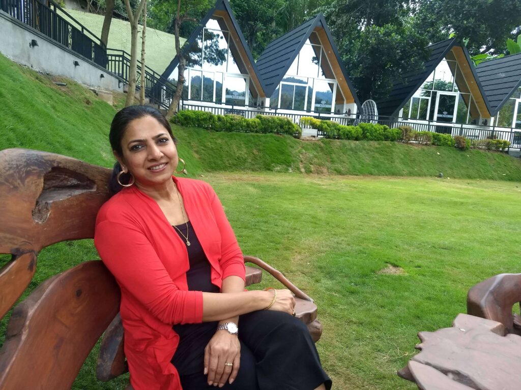 The beautiful surroundings of the hills relaxes the mind and brings out the creativity 